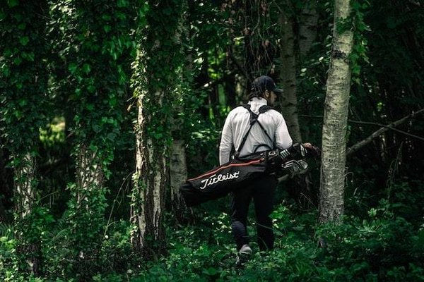 Comment débuter et progresser au golf ?