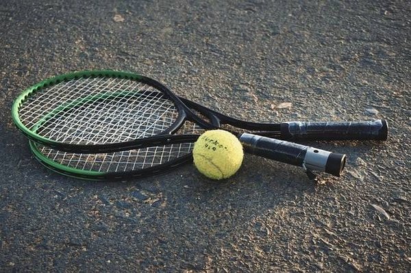 Comment choisir sa raquette selon son sport et son niveau ?