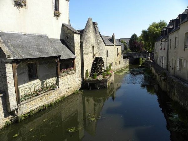 Tout savoir sur pêcher et camper entre amis autour de Bayeux durant les vacances